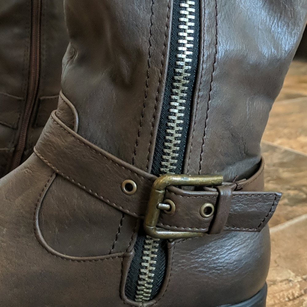 Fall/ Winter boots - Picture 2 of 4